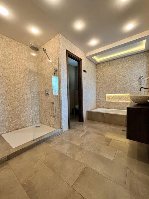 Private Villa At Blacksearama Golf & Villas Resort Balchik Exterior foto